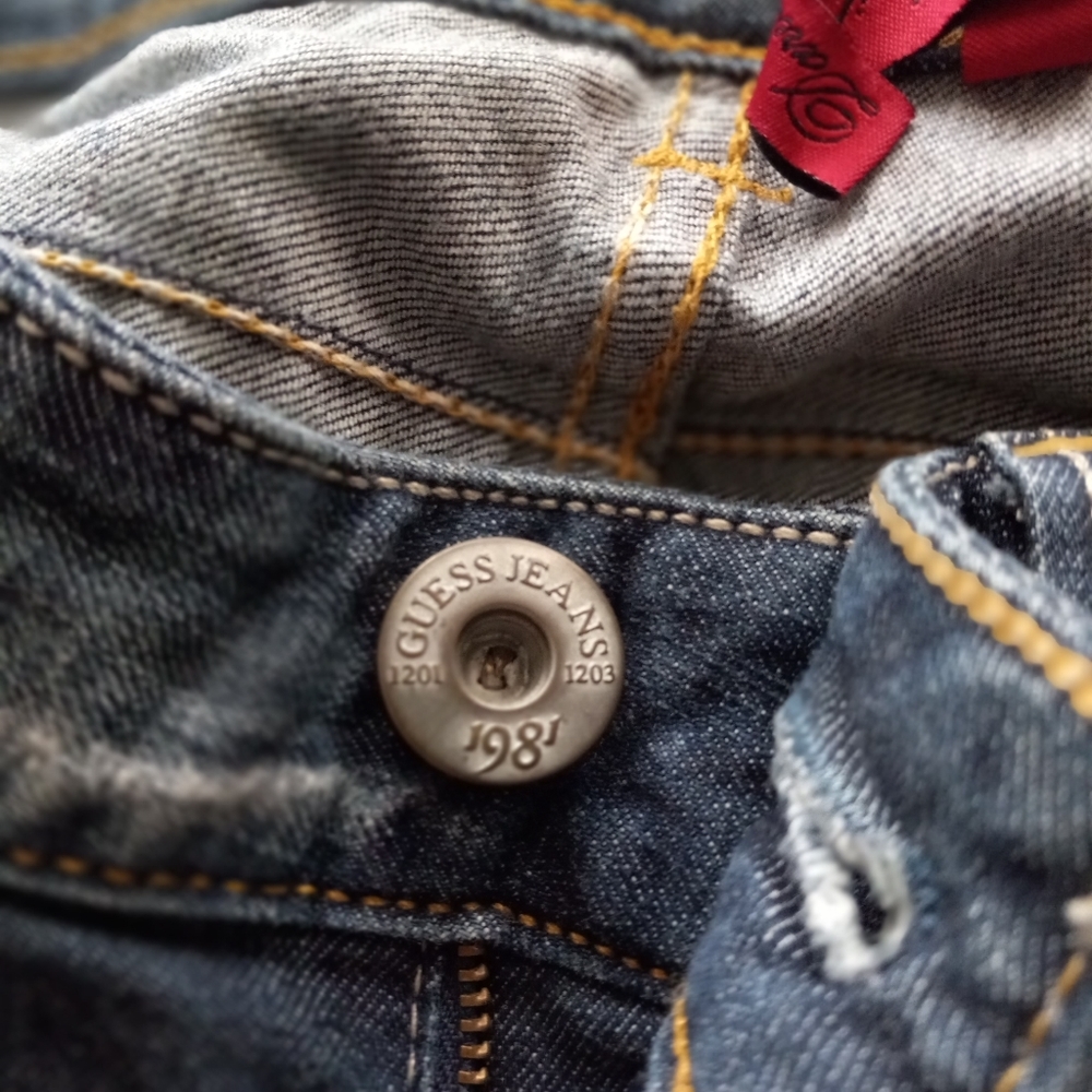 GUESS Jeans - Picture 3 of 10